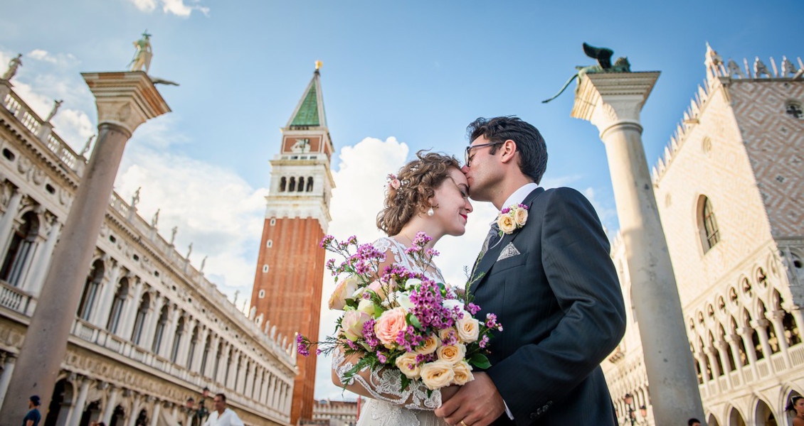00da Cérémonie de renouvellement des vœux de mariage dans l Église catholique Chiesa del Santissimo Redentore Venise Italie