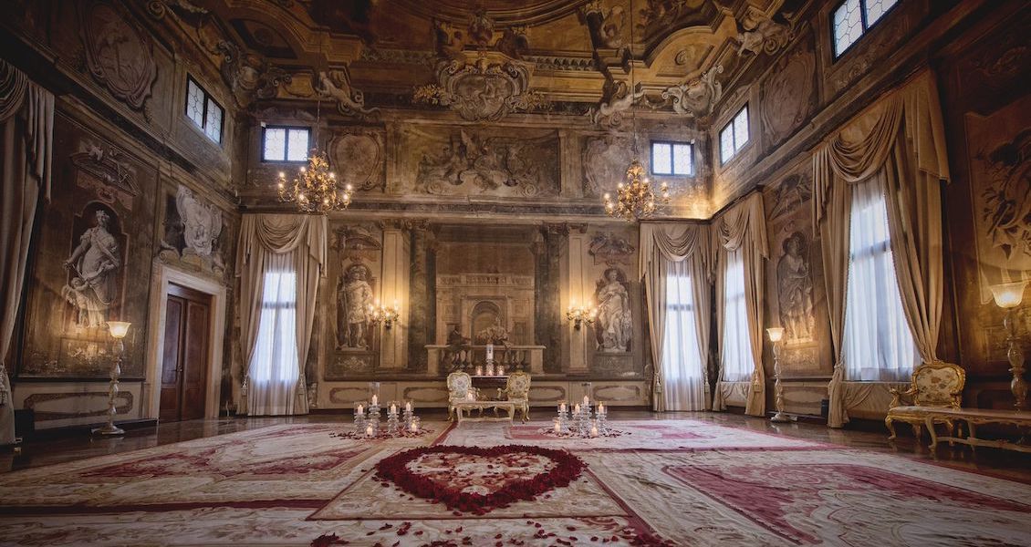 La demande de mariage la plus romantique au Palace à Venise en Italie