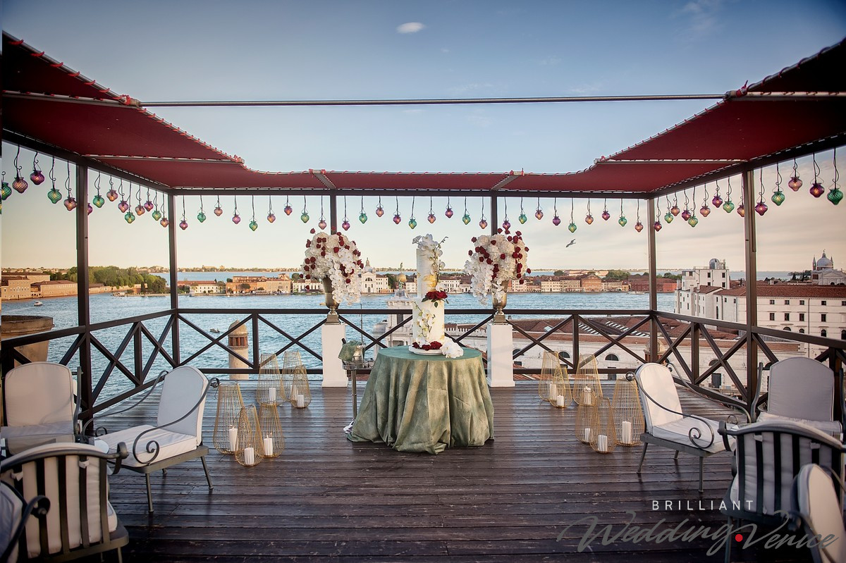 Fête d’anniversaire privée sur une terrasse panoramique à Venise, Italie