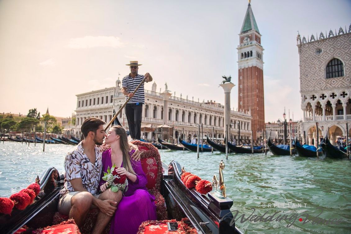 002a ab Demande en mariage en gondole à Venise