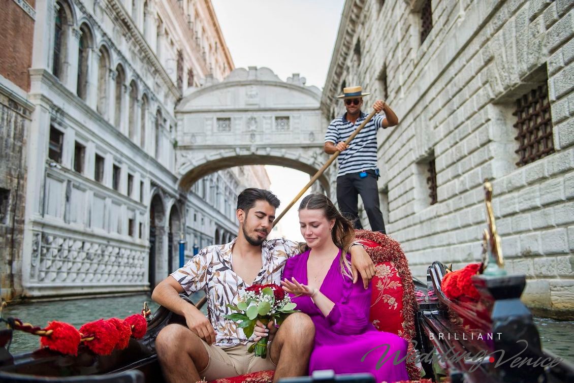 003a ab Demande en mariage en gondole à Venise