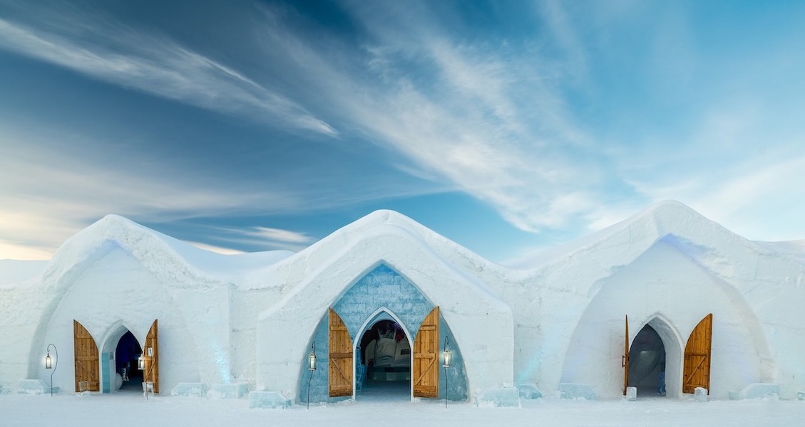 000home La demande en mariage la plus romantique dans un igloo de neige avec vue sur les Dolomites