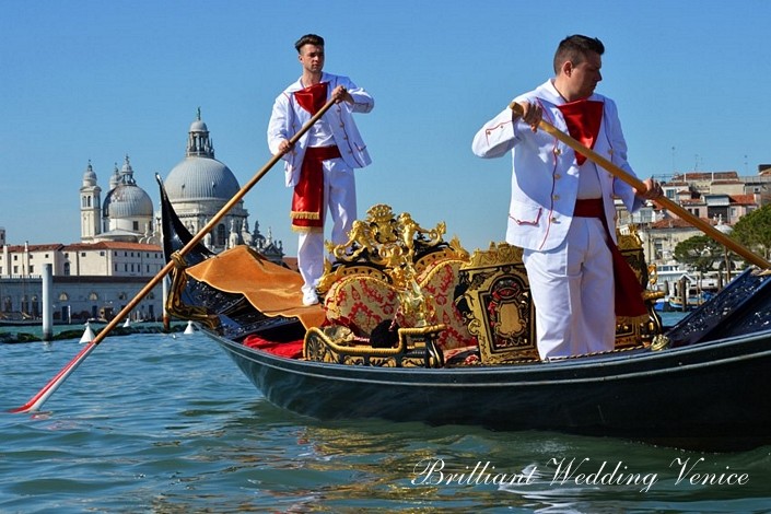 001-mariage à Venise à bord de la gondole de mariage